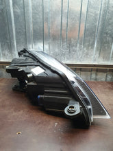 Laden Sie das Bild in den Galerie-Viewer, Frontscheinwerfer Skoda Superb III 3V1941015A Links Scheinwerfer Headlight