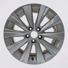 Laden Sie das Bild in den Galerie-Viewer, 1x Alufelge 16 Zoll 6.5&quot; 5x100 47ET Glanz Silber 2G0601025S VW Polo Rim Wheel