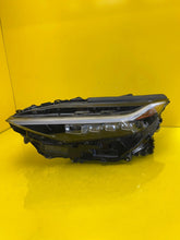 Laden Sie das Bild in den Galerie-Viewer, Frontscheinwerfer Toyota 8118542C80 LED Links Scheinwerfer Headlight SCH1512250971nn