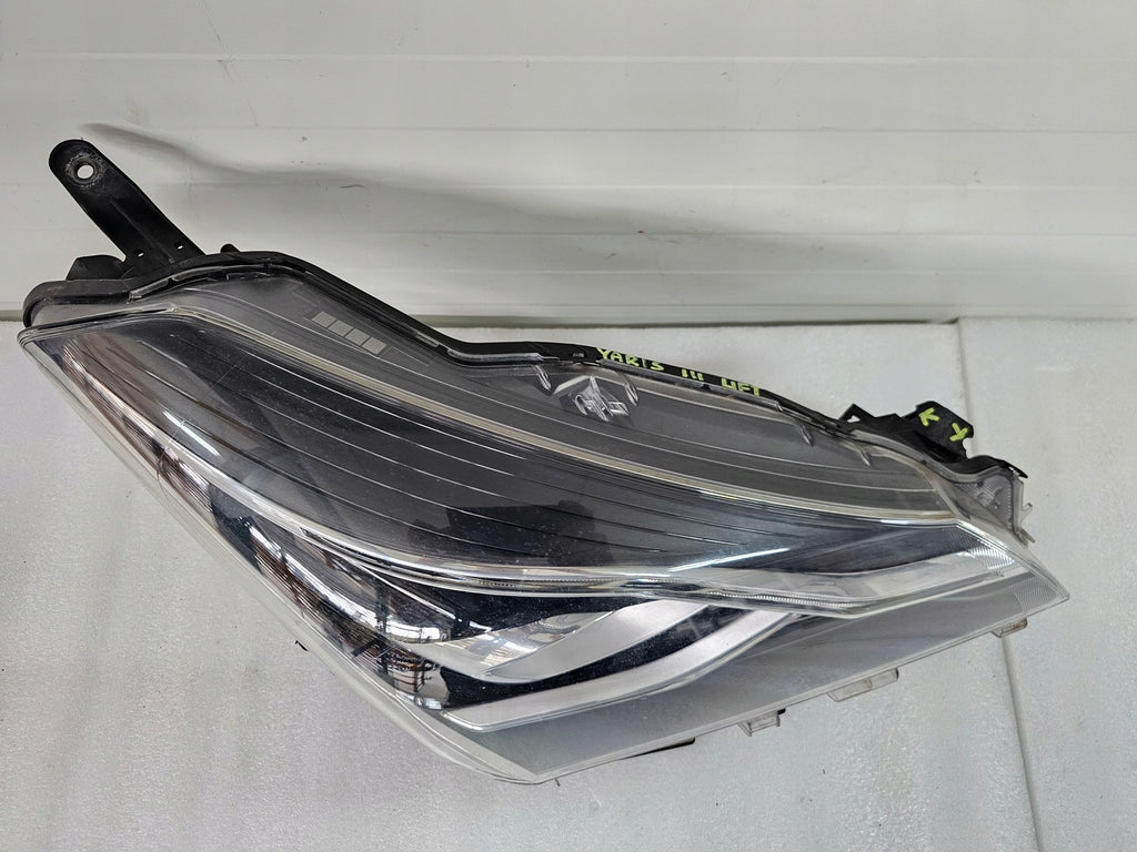 Frontscheinwerfer Toyota Yaris LED Rechts Scheinwerfer Headlight