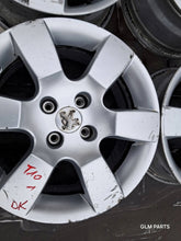 Laden Sie das Bild in den Galerie-Viewer, 4x Alufelge 16 Zoll 7.0" 4x108 29ET Glanz Silber 9685783880 Peugeot 5008 FEL2409956595lf