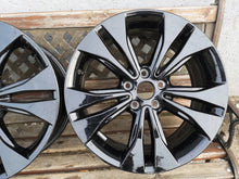 Laden Sie das Bild in den Galerie-Viewer, 1x Alufelge 18 Zoll 7.5&quot; 5x112 51ET Glanz Schwarz 6885381 BMW F39 X1 F48