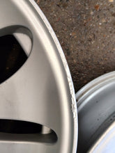 Laden Sie das Bild in den Galerie-Viewer, 4x Alufelge 17 Zoll 7.5" 5x120 40ET Glanz Silber 10961586 BMW Rim Wheel FEL8227434452yz