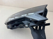 Laden Sie das Bild in den Galerie-Viewer, Frontscheinwerfer Skoda Octavia IV 24R-A 5E4941010 Rechts Scheinwerfer Headlight SCH5355025530ub