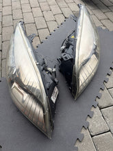 Laden Sie das Bild in den Galerie-Viewer, Frontscheinwerfer Renault Megane III 260100021R Xenon Rechts oder Links SCH4143934516sk