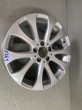 Laden Sie das Bild in den Galerie-Viewer, 1x Alufelge 17 Zoll 7.5" 5x112 40ET A213401000 Mercedes-Benz W213 Rim Wheel FEL6973599495at