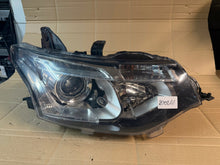 Laden Sie das Bild in den Galerie-Viewer, Frontscheinwerfer Mitsubishi Outlander I 130205 Links Scheinwerfer Headlight SCH4437734421py