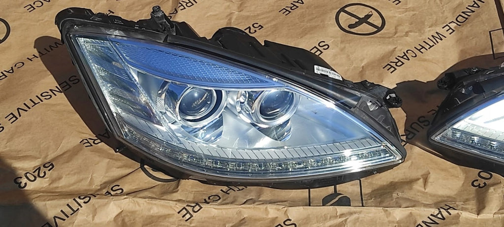 Frontscheinwerfer Mercedes-Benz A2218203039 A2218202939 Rechts oder Links SCH5122262362ng
