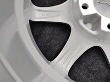 Laden Sie das Bild in den Galerie-Viewer, 1x Alufelge 17 Zoll 7.5" 5x120 38ET Glanz Silber Rim Wheel FEL3600529138qr