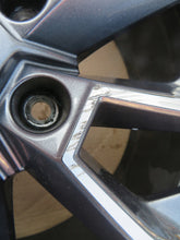 Load image into Gallery viewer, 1x Alufelge 17 Zoll 7.0" 5x112 45ET Glanz 57A601025AR Skoda Karoq Rim Wheel FEL6323220599hz