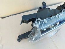 Laden Sie das Bild in den Galerie-Viewer, Frontscheinwerfer Toyota Land Cruiser 85661 Links Scheinwerfer Headlight