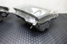 Laden Sie das Bild in den Galerie-Viewer, Frontscheinwerfer Opel Meriva A 13196027 Ein Satz Scheinwerfer Headlight SCH5662401036zw