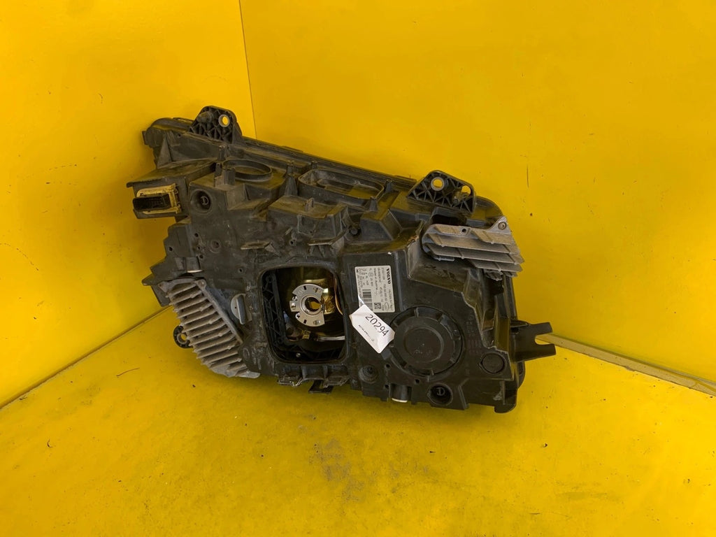 Frontscheinwerfer Volvo 21221129 LED Rechts Scheinwerfer Headlight SCH6705951556hr
