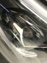Laden Sie das Bild in den Galerie-Viewer, Frontscheinwerfer Mercedes-Benz Cla C118 A1189067001 MDE89132A1EX2660 Rechts SCH4037799781hf