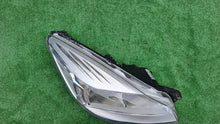 Laden Sie das Bild in den Galerie-Viewer, Frontscheinwerfer Ford Kuga CV44-13W029-AE 90014884 Rechts Headlight