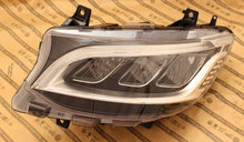 Laden Sie das Bild in den Galerie-Viewer, Frontscheinwerfer Mercedes-Benz Sprinter A9109065700 A9109065800 LED Links