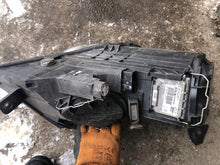 Laden Sie das Bild in den Galerie-Viewer, Frontscheinwerfer VW Passat 3C0941752K Xenon Rechts Scheinwerfer Headlight SCH6957231454yt