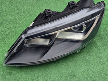 Laden Sie das Bild in den Galerie-Viewer, Frontscheinwerfer Seat Alhambra 7N5941751 Xenon Links Scheinwerfer Headlight SCH8467632370en