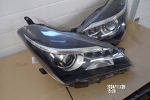 Load image into Gallery viewer, Frontscheinwerfer Toyota Yaris Ein Satz Scheinwerfer Headlight SCH6932333189kz