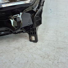 Laden Sie das Bild in den Galerie-Viewer, Frontscheinwerfer Audi Q3 83A941033 Full LED Links Scheinwerfer Headlight