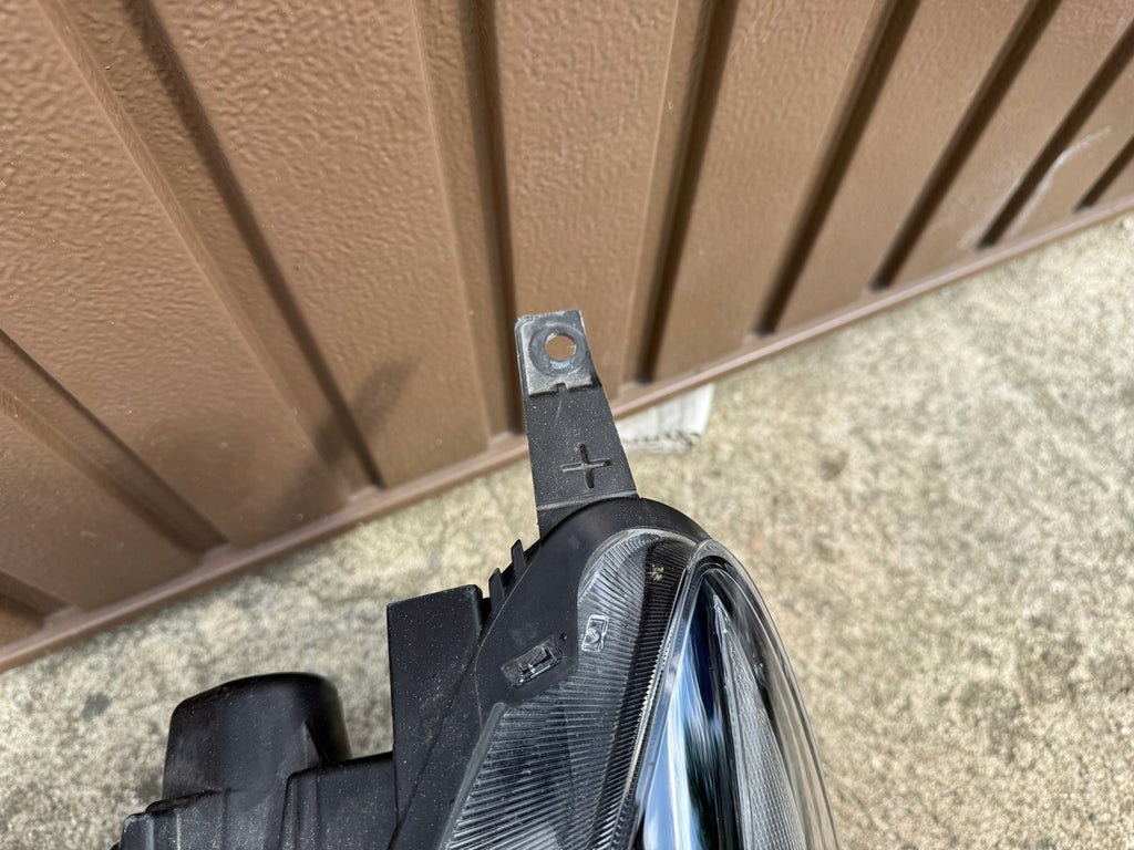 Frontscheinwerfer Ford Kuga LV4B-13E017-AH LV4B-13E016-AS LED Ein Satz Headlight SCH6196919055sb