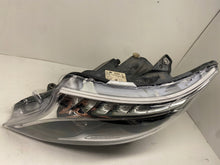 Laden Sie das Bild in den Galerie-Viewer, Frontscheinwerfer Mercedes-Benz Vito W447 A4479069700 LED Links Headlight