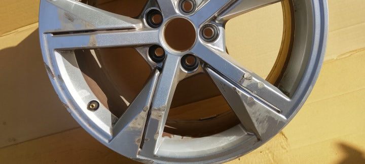 1x Alufelge 17 Zoll 7.5" 5x100 46ET 82A601025G Audi A1 Rim Wheel FEL4208881612rj