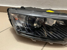 Laden Sie das Bild in den Galerie-Viewer, Frontscheinwerfer Skoda Octavia III 5E1941018B Xenon Rechts Headlight SCH5839603927vc
