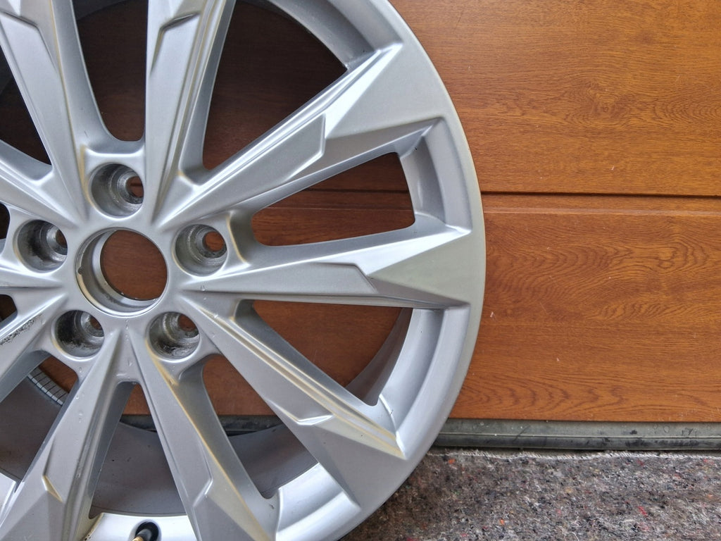 1x Alufelge 18 Zoll 7.0" 5x112 43ET Glanz Silber 83A601025G Audi Q3 Rim Wheel FEL7826236615pe