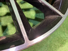 Load image into Gallery viewer, 1x Alufelge 19 Zoll 8.0" 5x112 43 5ET A1564012800 Mercedes-Benz X156 Rim Wheel FEL7752517539at