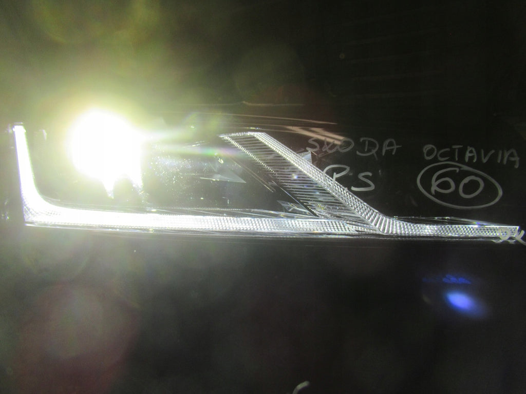 Frontscheinwerfer Skoda Octavia 5E4941016B LED Rechts Scheinwerfer Headlight SCH8553031418qs
