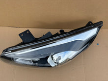 Laden Sie das Bild in den Galerie-Viewer, Frontscheinwerfer Kia Carens 13-92101-A4 LED Links Scheinwerfer Headlight