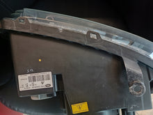Load image into Gallery viewer, Frontscheinwerfer Land Rover Range 13W029-EB Bi-Xenon Rechts Headlight SCH8870196377dr