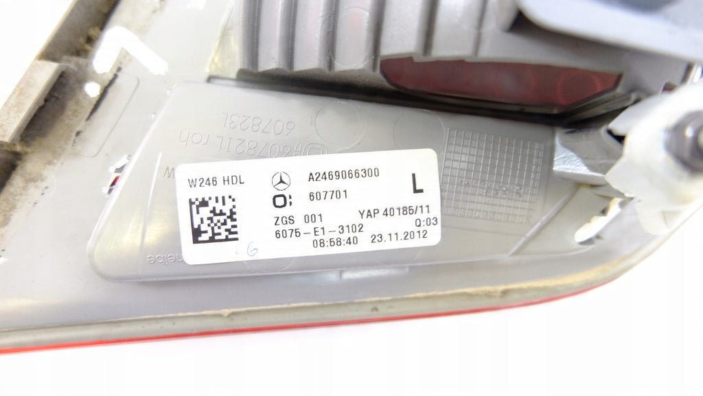 Rückleuchte Mercedes-Benz W246 A2469066300 Links Rearlight