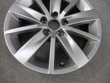 Load image into Gallery viewer, 1x Alufelge 15 Zoll 6.0&quot; 5x100 40ET Glanz Silber 6C0601025 VW Polo Rim Wheel