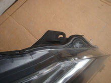 Laden Sie das Bild in den Galerie-Viewer, Frontscheinwerfer Toyota Yaris Rechts Scheinwerfer Headlight