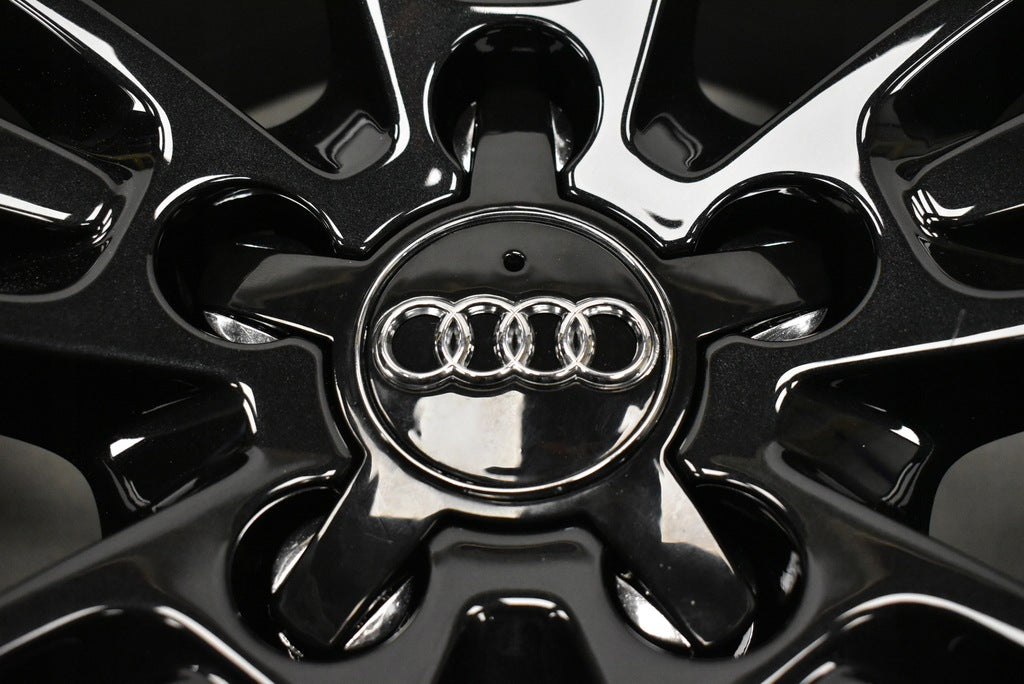 1x Alufelge 17 Zoll 6.5" 5x112 33ET Glanz Silber 8U0601025E Audi Q3 Rim Wheel FEL4640992588om