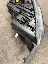 Load image into Gallery viewer, Frontscheinwerfer Skoda Yeti 5L1941016C Xenon Rechts Scheinwerfer Headlight SCH1666743750cp