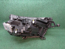 Laden Sie das Bild in den Galerie-Viewer, Frontscheinwerfer Skoda Kamiq 658941015B LED FALSE Scheinwerfer Headlight SCH1805195832nv