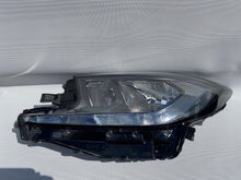 Laden Sie das Bild in den Galerie-Viewer, Frontscheinwerfer Toyota Aygo X 0H-3329318 Links Scheinwerfer Headlight