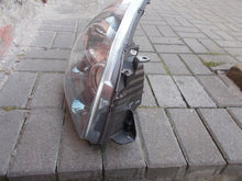 Laden Sie das Bild in den Galerie-Viewer, Frontscheinwerfer Toyota Corolla Verso Rechts Scheinwerfer Headlight SCH4701995812uv