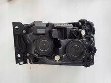 Laden Sie das Bild in den Galerie-Viewer, Frontscheinwerfer Land Rover I Discovery AH2213W030MD Links Headlight SCH9243920894yr