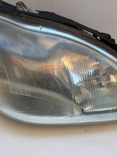 Laden Sie das Bild in den Galerie-Viewer, Frontscheinwerfer Mercedes-Benz W220 A2208200861 Rechts Scheinwerfer Headlight SCH3190650595pw