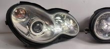 Laden Sie das Bild in den Galerie-Viewer, Frontscheinwerfer Mercedes-Benz W203 A2038203761 Xenon Ein Satz Headlight SCH5160641277kl