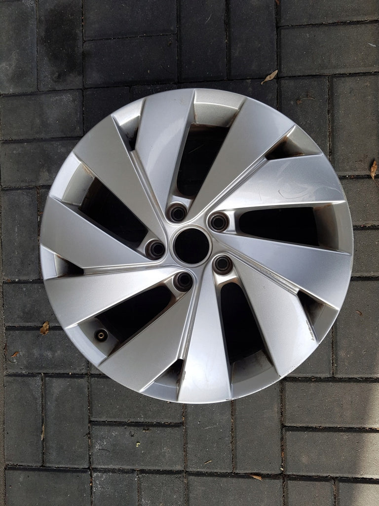 1x Alufelge 17 Zoll 7.5" 5x112 51ET Glanz Silber 5H0601025C VW Golf Rim Wheel FEL1546375478qz
