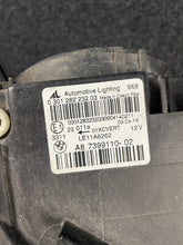Laden Sie das Bild in den Galerie-Viewer, Frontscheinwerfer BMW F32 7399110 7377841 Ein Stück (Rechts oder Links)