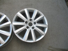 Laden Sie das Bild in den Galerie-Viewer, 1x Alufelge 17 Zoll 7.0" 5x120 55ET VW Multivan Rim Wheel FEL1737792052bk