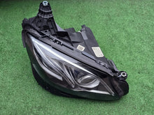 Laden Sie das Bild in den Galerie-Viewer, Frontscheinwerfer Mercedes-Benz W213 A2139069608KZ LED Rechts Headlight SCH5550771179ty