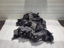 Laden Sie das Bild in den Galerie-Viewer, Frontscheinwerfer Renault Megane IV 260100932R 260606202R Full LED Ein Satz SCH8559607441rf