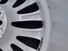 Laden Sie das Bild in den Galerie-Viewer, 1x Alufelge 18 Zoll 8.0&quot; 5x112 30ET 6863418 BMW 5 G31 G30 Rim Wheel